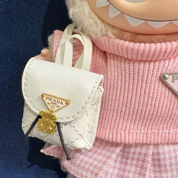 Preppy and fun clothes for your doll. (Doll NOT included). - Picture 4 of 4